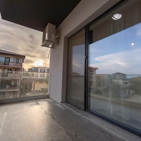 Apartament Awesome With Balcony, Near The Beach