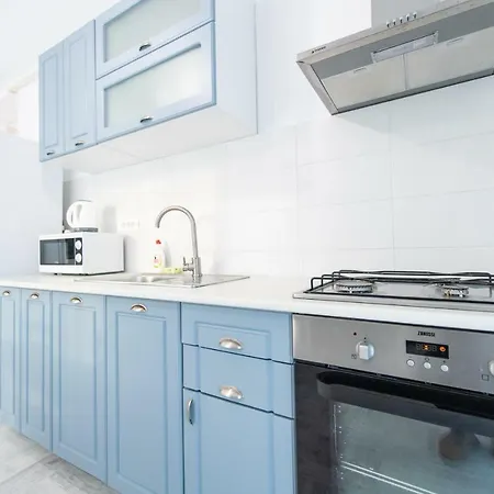 Awesome With Balcony, Near The Beach *