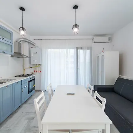 Awesome With Balcony, Near The Beach Apartament Năvodari