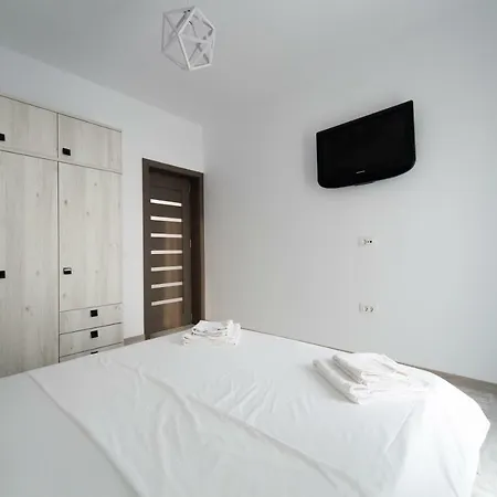 Awesome With Balcony, Near The Beach * Năvodari